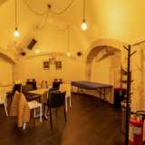 ...e una sala lettura�, spiega Montefusco. Quest�ultima � arredata con alcuni tavolini attorno ai quali ci si pu� sedere, consumare una bibita, leggere o studiare